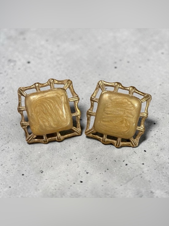 Jewelry - Vintage Gold Clip On Square Earrings